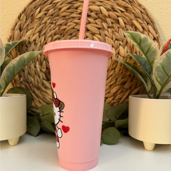 Hello Kitty Bad Bunny Benito Cup - Valentines - Picture 5 of 6